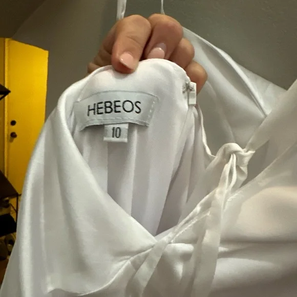 Wedding dress, silk white dress. - Picture 3 of 10